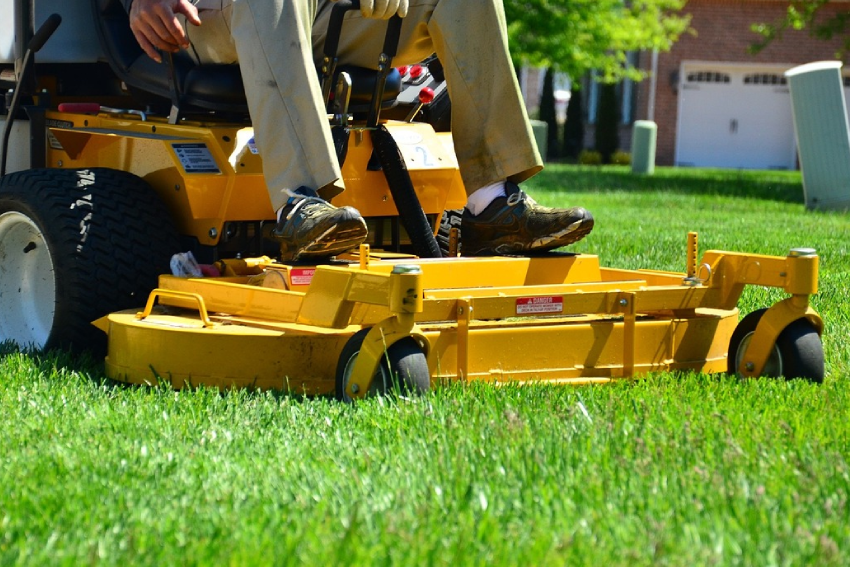 Austin Lawn Care Service. We offer lawn mowing services